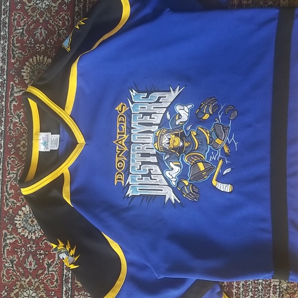 Sold Disney Donald Duck "34" Hockey Jersey - Picture 2 of 9